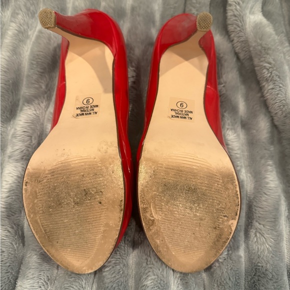 Red Platform Heels Size 9 - Picture 2 of 12